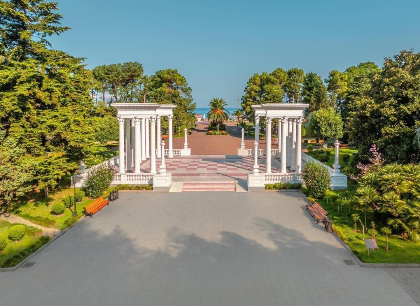 Glamorous Sea View Aparthotel In Orbi City 바투미 외부 사진